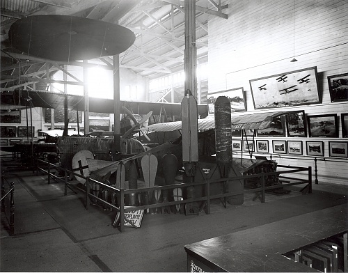 photo-of-aust-war-museum-planes-and-bombs-417928-large.jpg