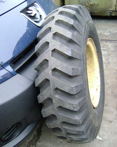 08Tyre3.jpg