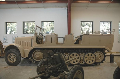 sdkfz7_01.jpg