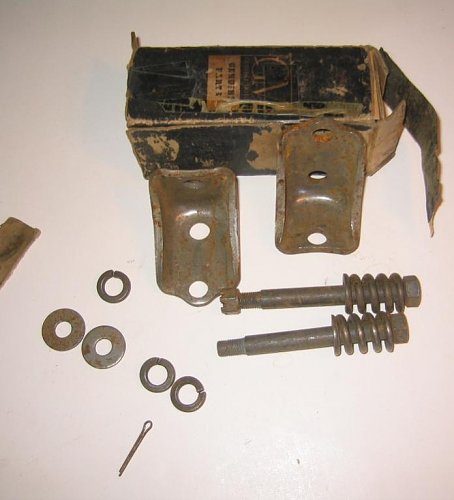 MLU 216 Engine Mount Rear NOS 002.jpg