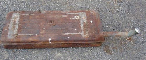 Rusty petrol tank.jpg