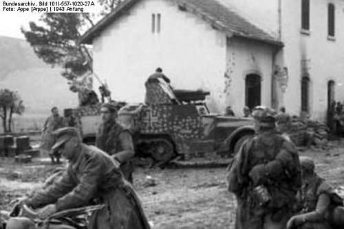 Bundesarchiv_Bild_101I-557-1020-27A__Tunesien__Sidi_Nsia__deutsche_Soldaten.jpg 0514.jpg