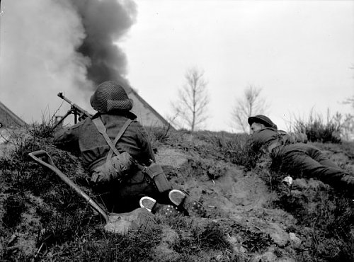 Infantrymen of The South Saskatchewan Regiment during mopping-up operations along the Oranje Can.jpg