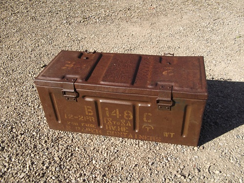 2 pdr box.jpg