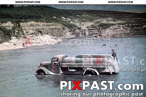 51c_tanker1 camo oil tanker in russia 1943.jpg