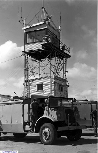 The control tower at Mallala RAAF base c. 1956.jpg