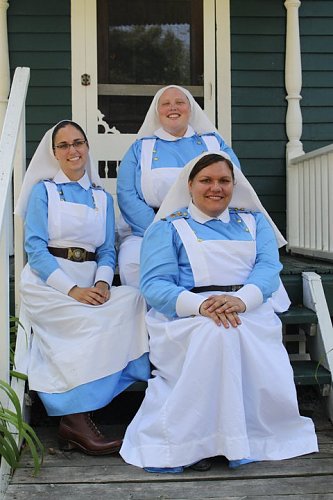 WW1 Nursing Sisters.jpg