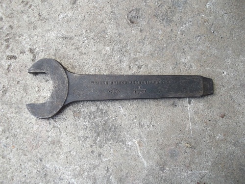 Wrench Breech No 253  2 pounder.jpg