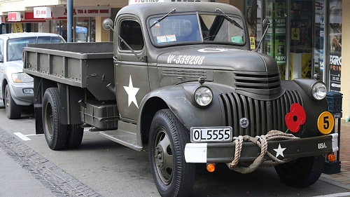 Chevrolet Maple Leaf 1942.jpg