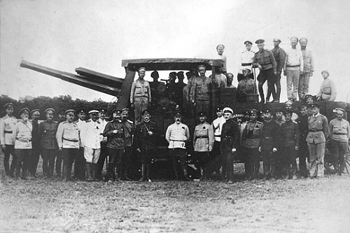 Bullock-Lombard_self-propelled_gun_side_view.jpg