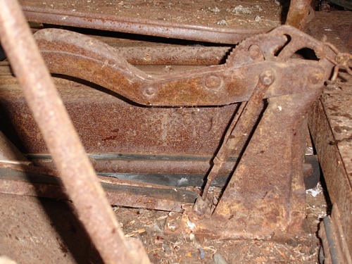 original FGT winch brake lever in-place.jpg