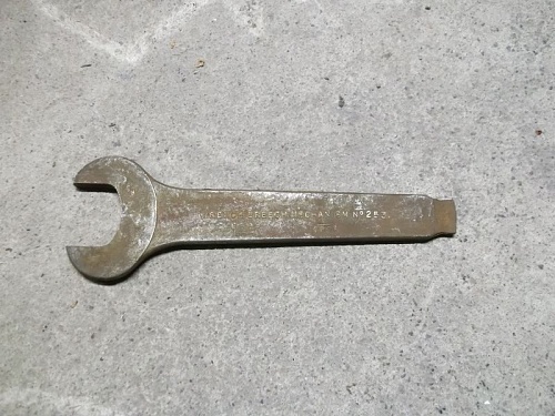 2 pdr breech wrench.jpg