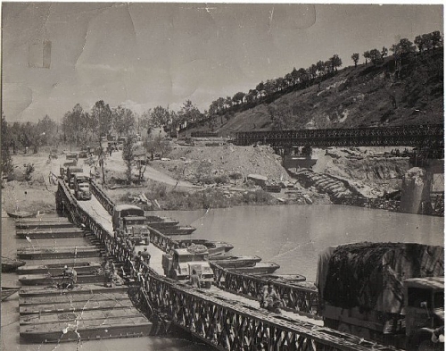 canadian bailey bridge italy.jpg