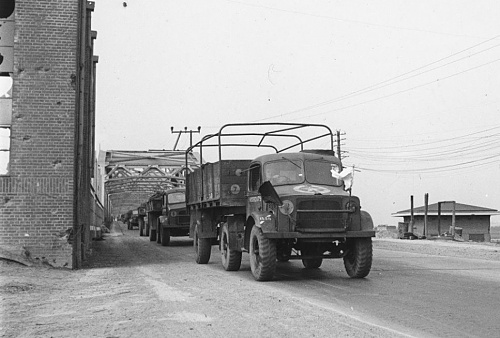 Bedford tractor Utrecht.jpg