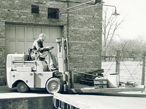 1939_utilitruc_clark_forklift.jpg