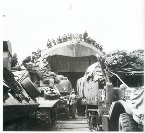 LST 159 (1741 NAN) loading.jpg