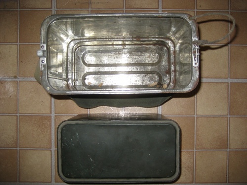 2 pounder ammo can 001.jpg