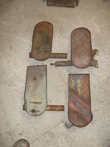 Bofors foot plates variouse.jpg