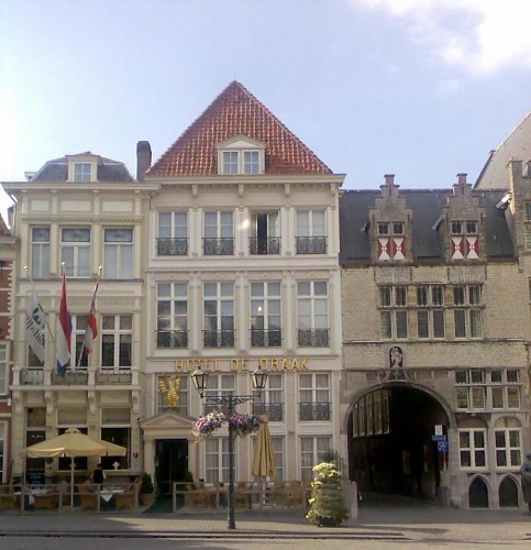 hotel de draak bergen op zoom july 2009.jpg