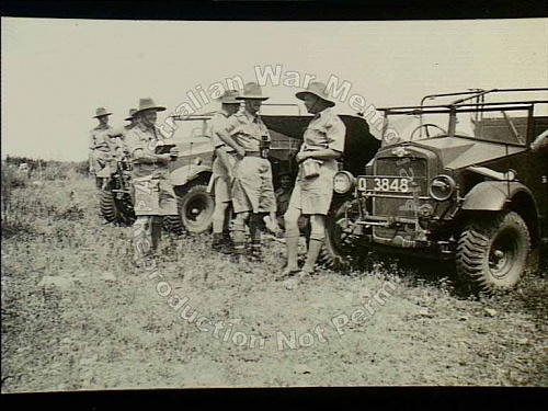 PO2037.020 Morris PU's in Palestine with Aust 6th Div 1940.jpg